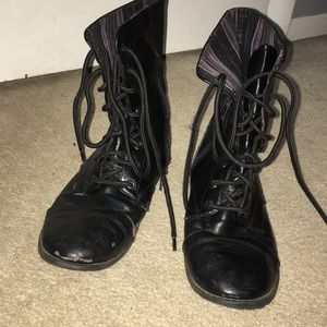 Combat boots